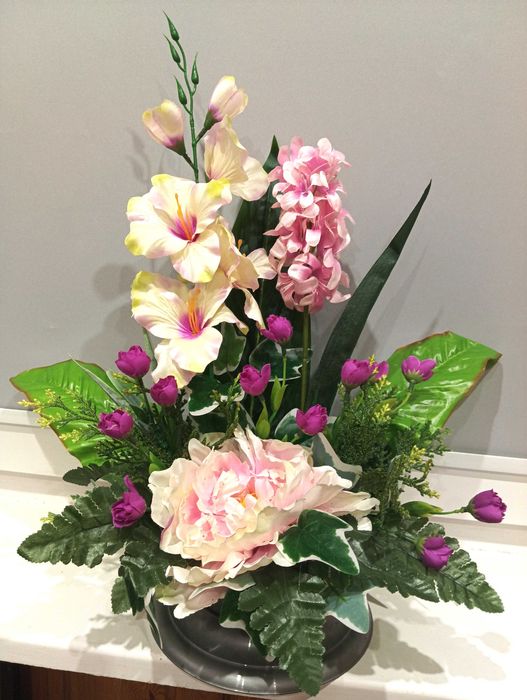 stroik pojedynczy na cmentarz, wiosenny różowy elegancki, Wielkanoc