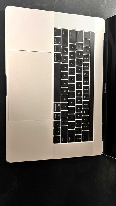 Apple MacBook Pro 15” A1707 16gb 512gb Touchbar