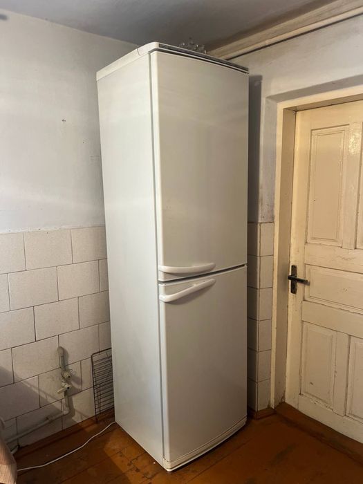 Холодильник атлант 2м