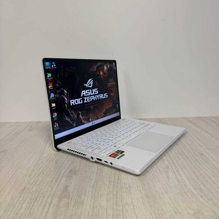 Asus ROG Zephyrus G14 GA402XV White 2K IPS 165Hz Ryzen 9 7940HS 16GB DDR5 SSD 512GB NVMe RTX 4060