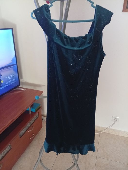 Vestido azul com brilhantes