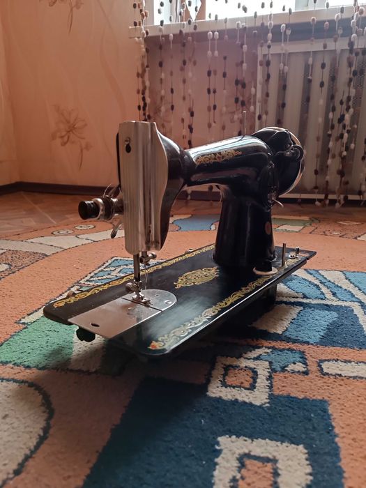 Історичний скарб! Продам швейну машинку Подольськ з часів СРСР!