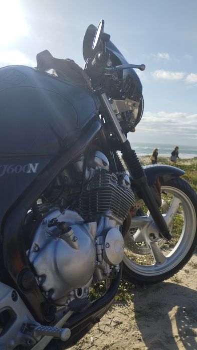 Yamaha XJ 600N clássica