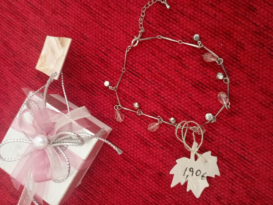 Pulseira elegante com pedras