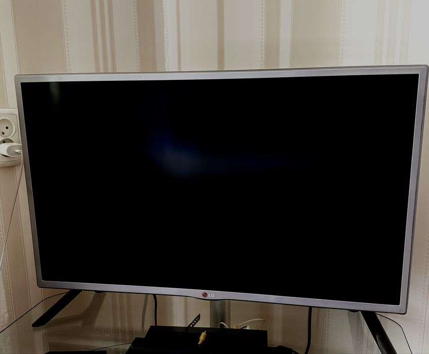 Смарт-телевізор LG 32" Full HD / IPS / Т2 / Стан 10/10