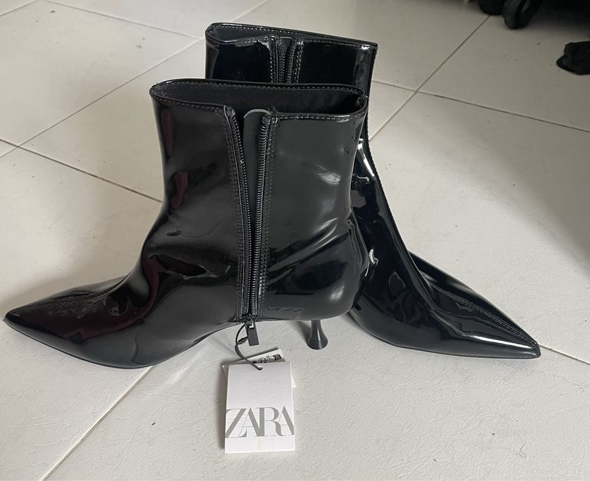 Bota preta da Zara