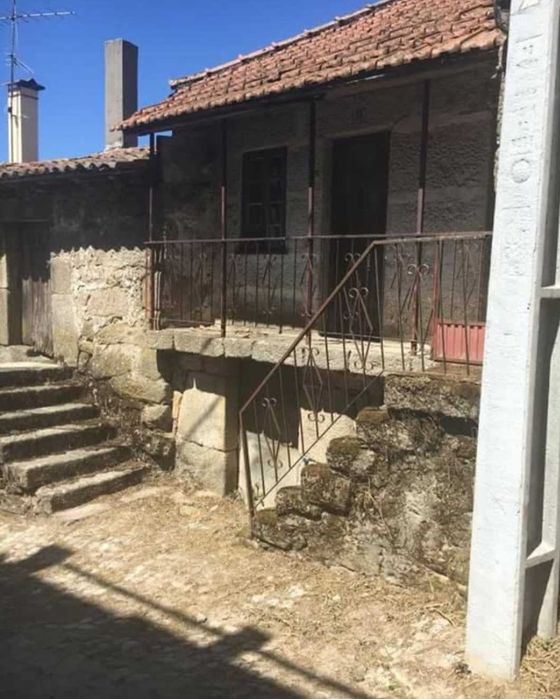 Casa em pedra, lugar sossegado a 15km de Chaves e. Valpaços