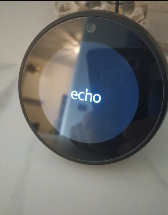 Amazon Echo Spot 1.ª Geração – Alexa com Ecrã e Câmara