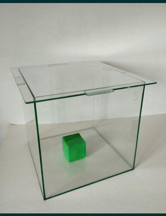 Скляний куб Стеклянный.  705 грн.