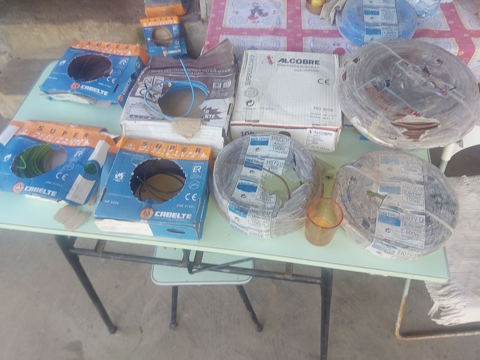 15€cada rolo de cabo 25 eléctricos novos
