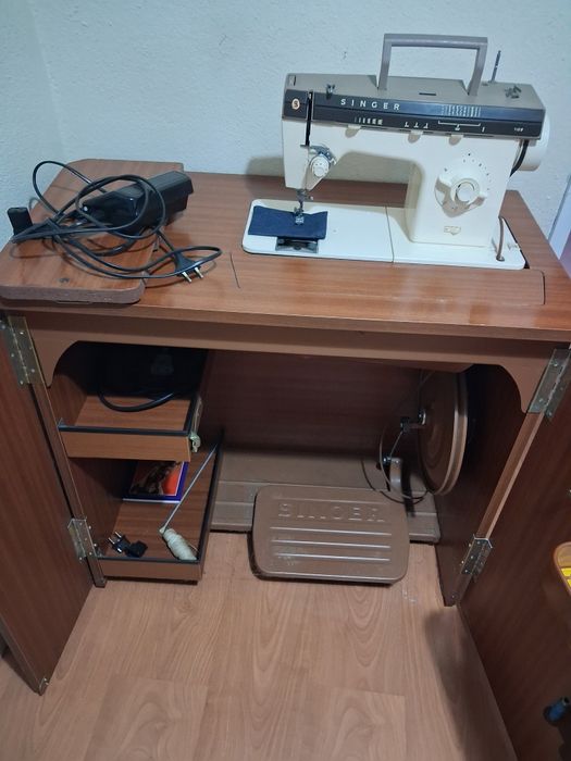 Maquina de Costura Singer