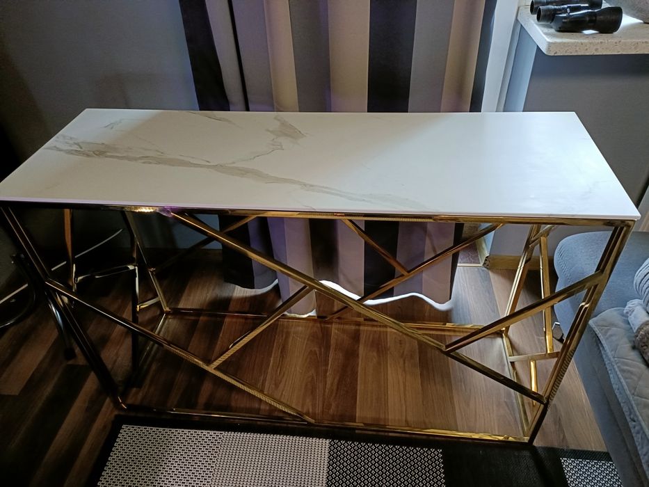 Konsola escada z metalu kolor zloty