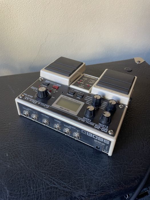 Pedal de delay Boss DD-20
