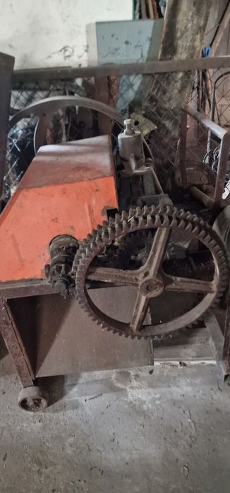 Sieczkarnia do zielonki kukurydzy wiatrak promieniowy.
