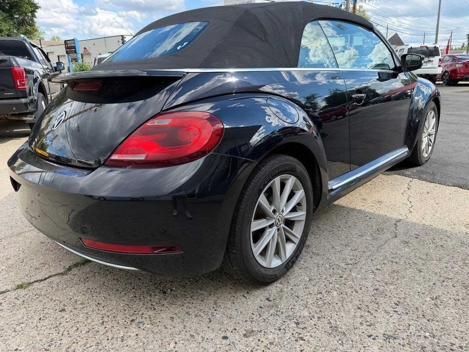 Volkswagen Beetle Dune Convertible      2017