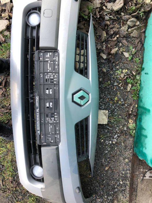 Передній бампер renault megane 2 дорестайл.
