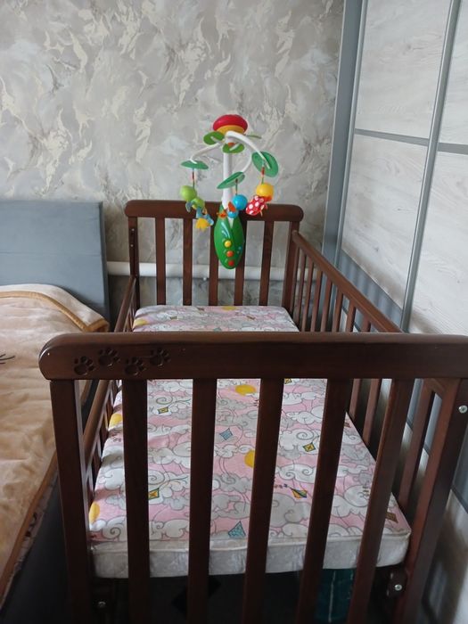 Продам кроватку в гарному стані