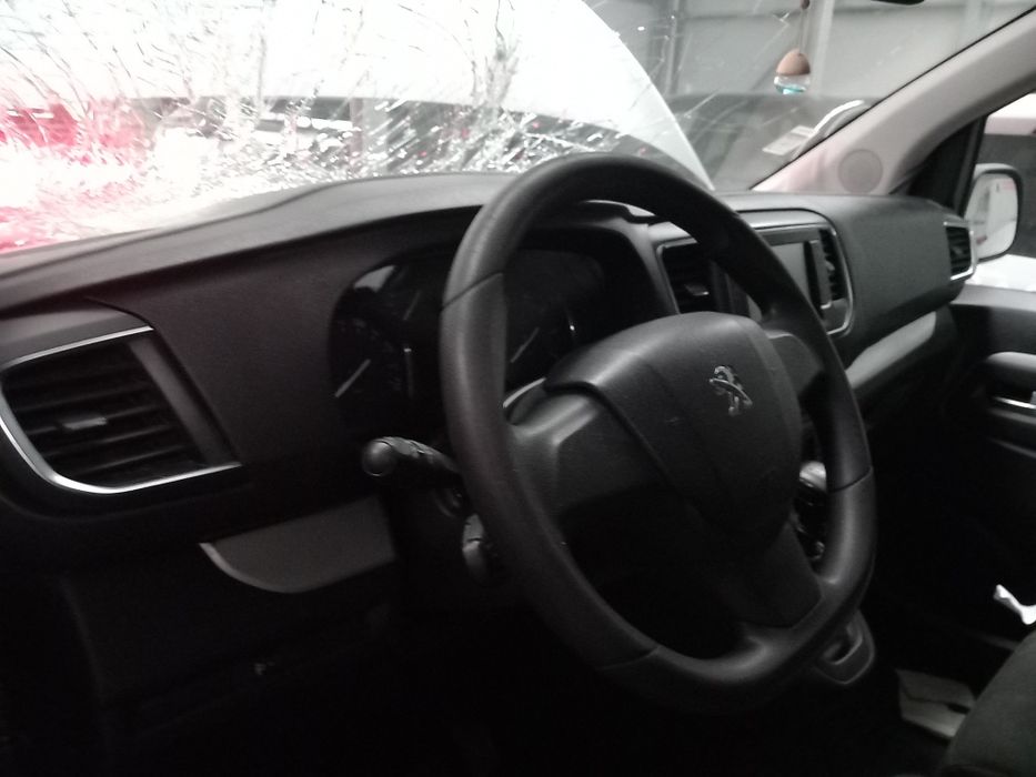 Peugeot Traveller  9 lugares