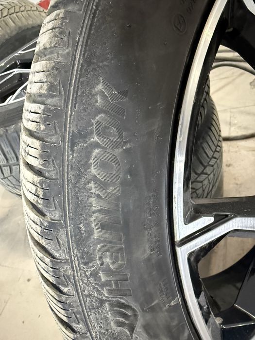 продам комплект дисків з резиною на BMW X5