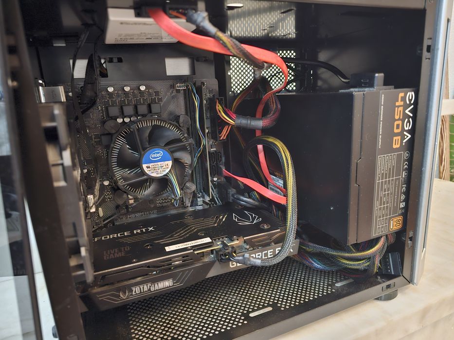 Mini PC Gaming – RTX 3060 Ti | i3-10105F | 8GB DDR4 | Lian Li TU150
