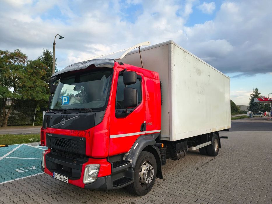 Volvo FL 250  Volvo FL250 16DMC Kontener winda 4x2