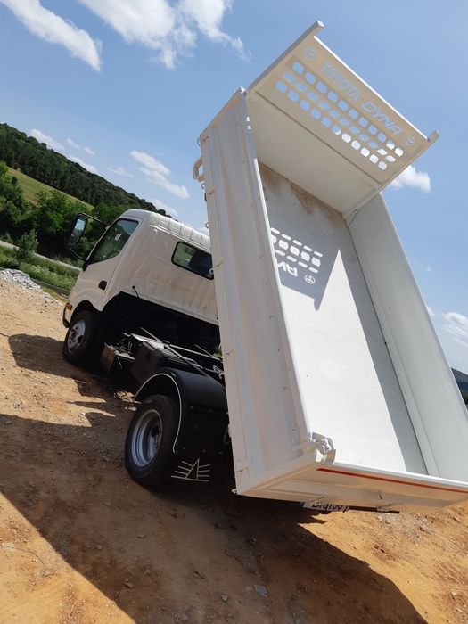 Toyota Dyna [M35.25] 
3.0L [D-4D] 144HP 
- [Tri-Basculante] 
- Bascula