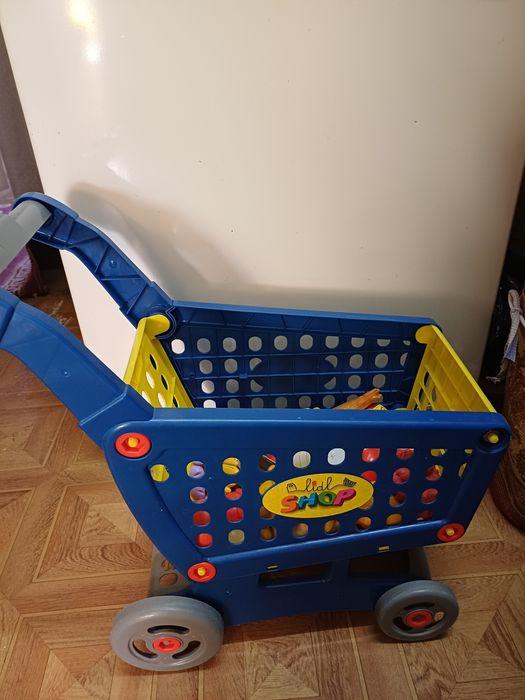 Conjunto de carrinho e miniaturas