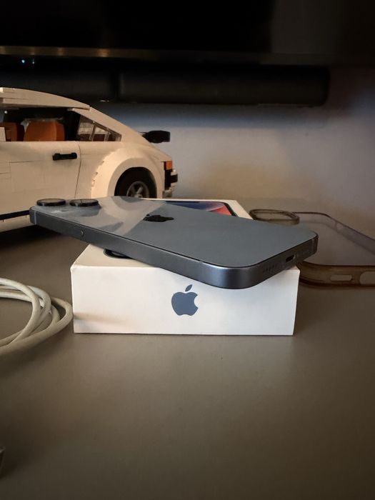 iPhone 14  stan idealny + case + kabel