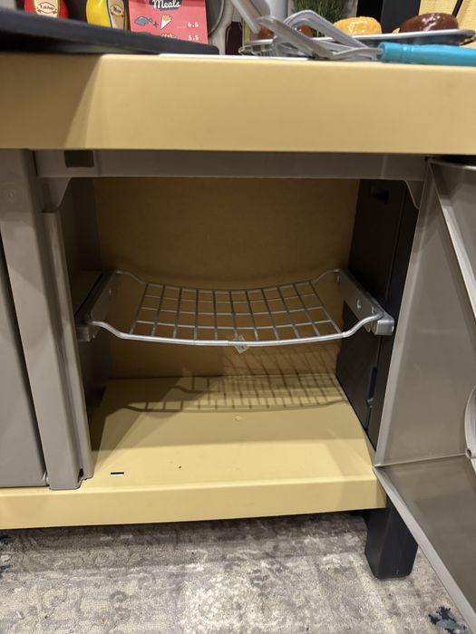 Продам дитячу інтерактивну кухню Smoby