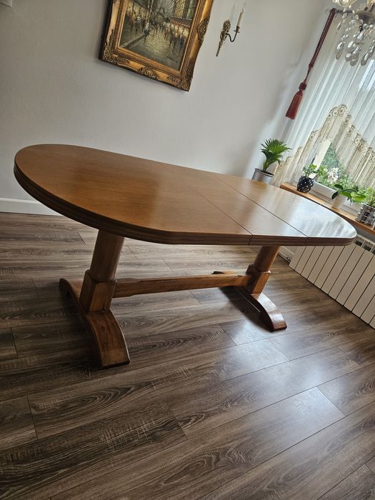 Stół dębowy na dwóch nogach