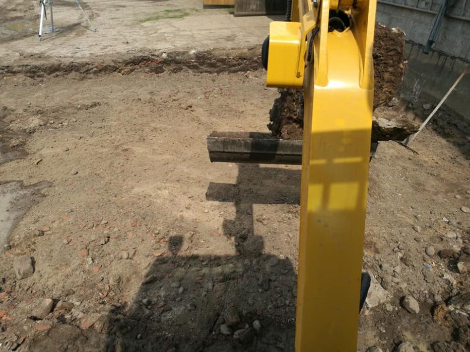 Roboty ziemne wykopy minikoparka ławy fundamentowe przyłącza Mińsk