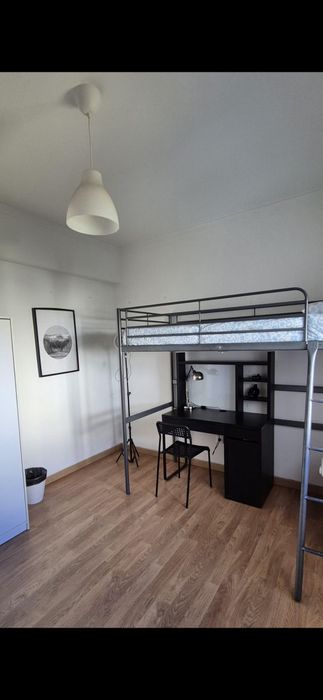 Arrendo quarto solteiro