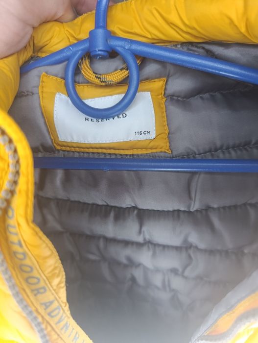 Продам куртку демі,осінню reserved