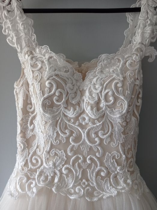 Suknia ślubna "Carmen" Laura Romano