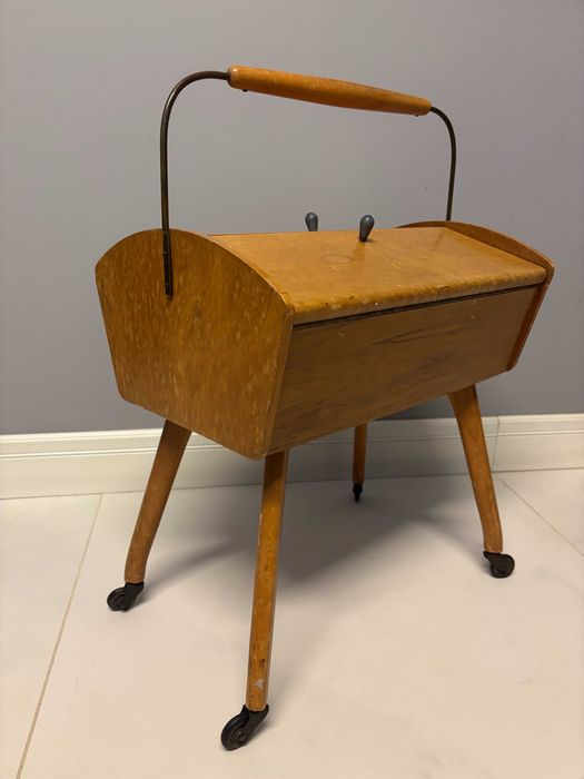 Niciak Mid-century modern Rockabilly