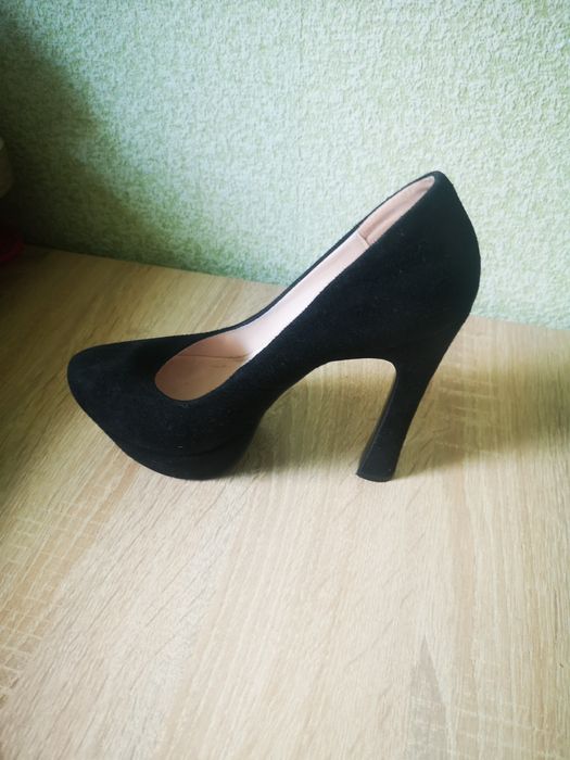 Замшеві туфлі 38 розмір