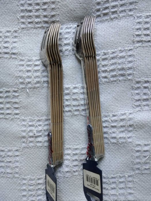 12 garfos para churrasco INOX. Novos!