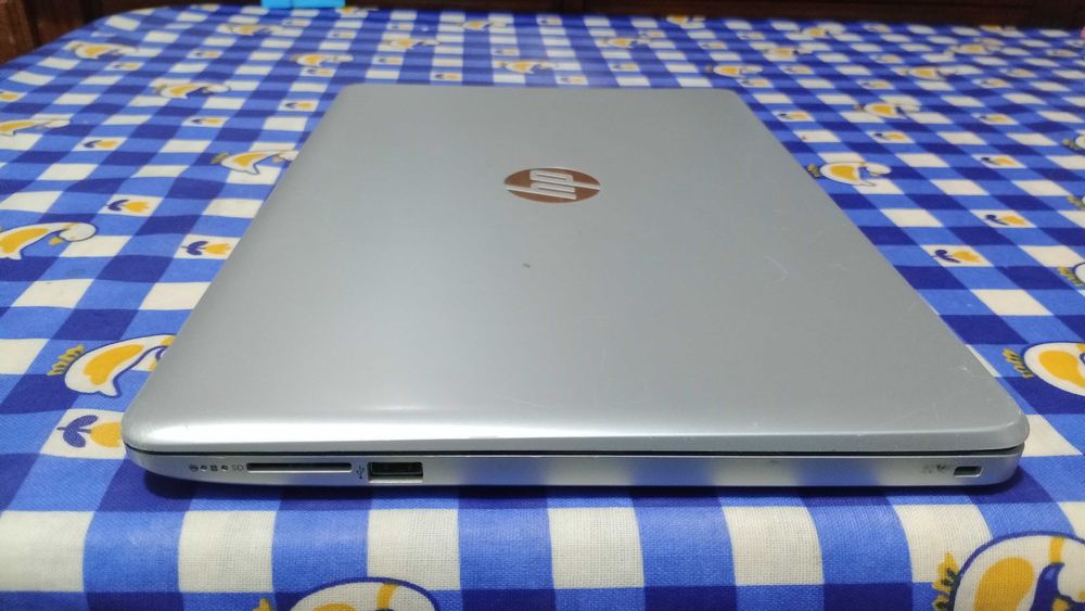 HP Notebook  14-bs001np  core I3