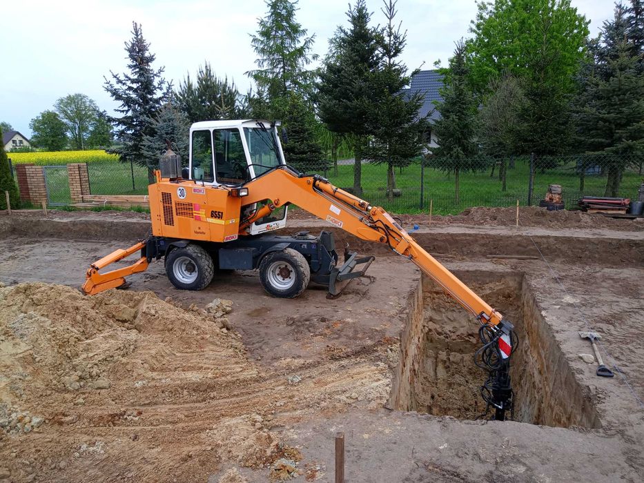 Kiefer BOKI 6551 KOPARKA 2009r Specjalistyczna Cmentarna z czerpakiem