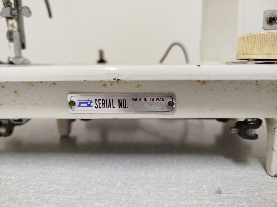 Máquina de costura Refrey