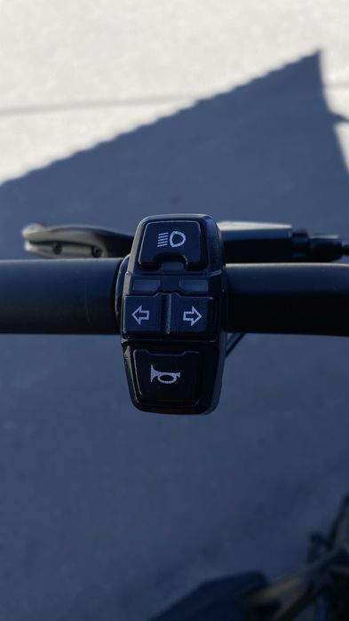 Продам єлектро самокат KAAbo Mantis