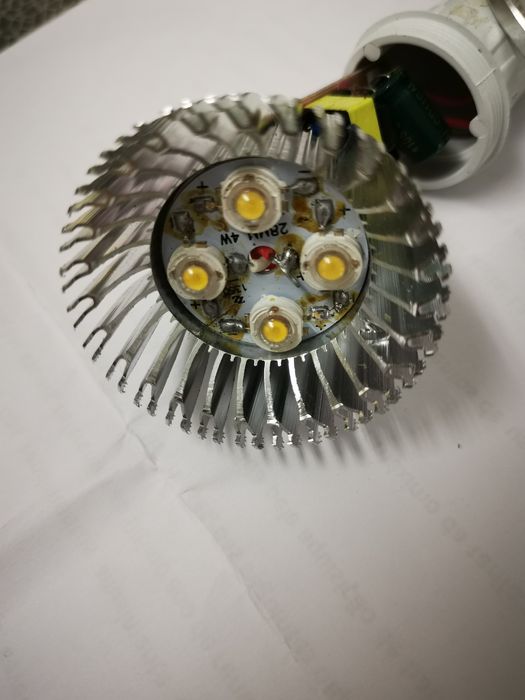Foco Lâmpada led MR16/GU5. 3 - 220V - 4watts (4 leds cada)