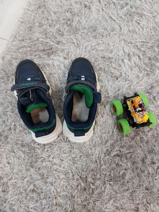 Кроссовки на мальчика 19 см