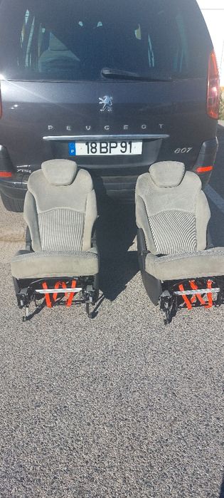 Bancos do Renault 807 [ 2 e 3 fileiras total de 5 ]