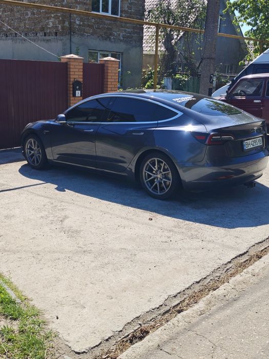 Продам Tesla model 3