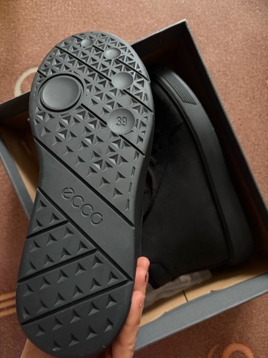 Новые ботинки  Ecco 39 размер