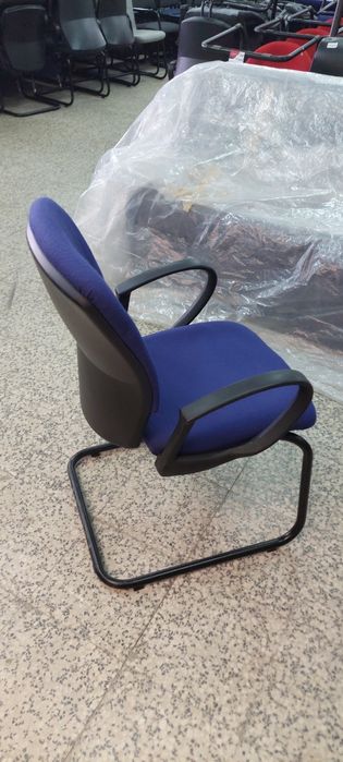 Cadeiras fixa com braços