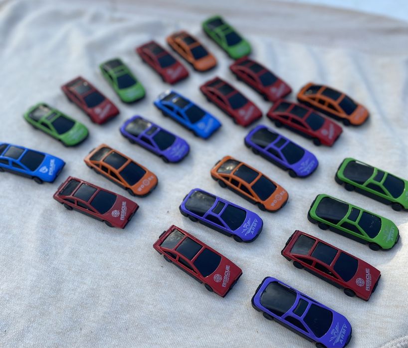 23 Carrinhos de brincar