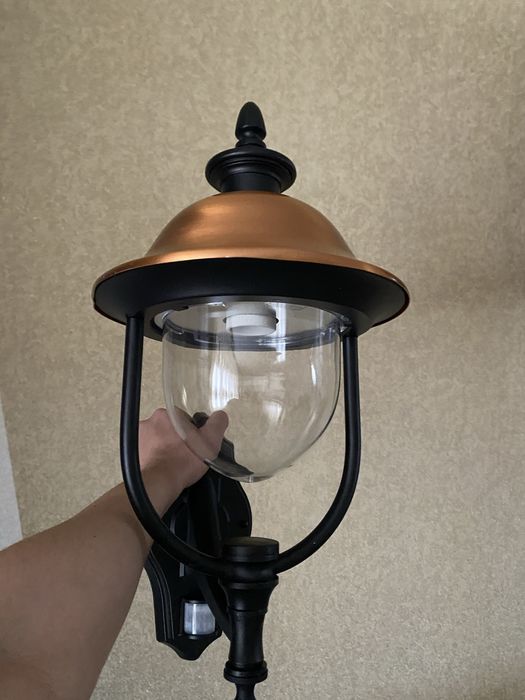 Вуличні світильники з датчиком руху