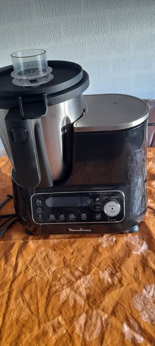 Vendo robo de cozinha ainda com garantia